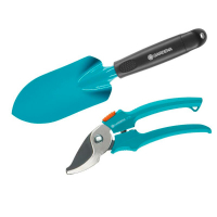 Комплект садовых инструментов Gardena Classic (секатор 18 мм + совок 8 см) купить